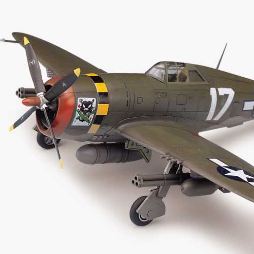 Academy - 12492 - P-47D RAZOR-BACK 1:72