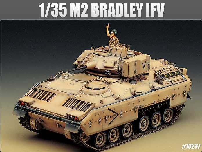 Academy - 13237 - M2 BRADLEY IFV 1:35