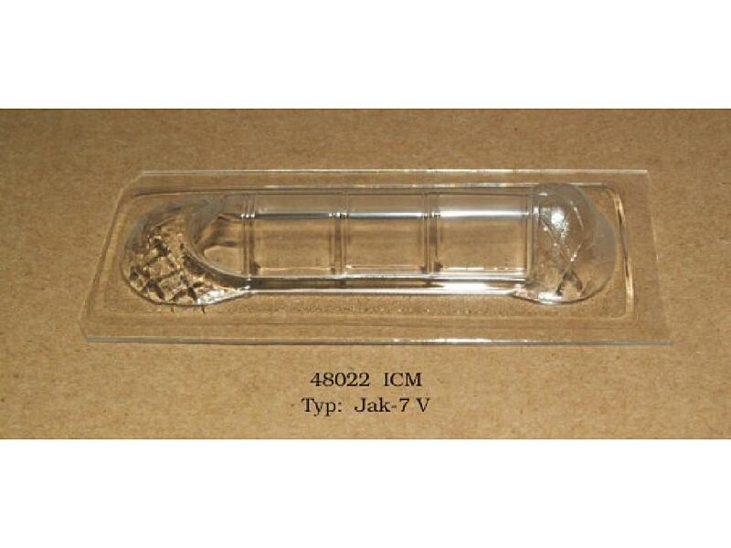 Rob Taurus - 48022 - Vacu kabina - Jak-7 V - ICM 1:48